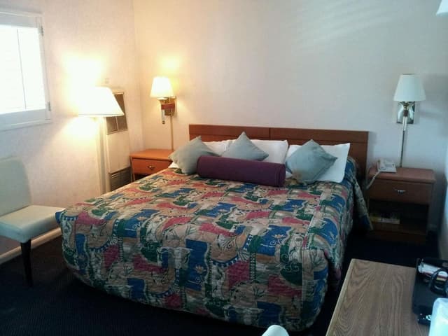 Standard Room, 1 King Bed