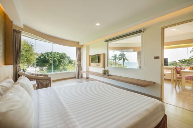 Sunrise Suite