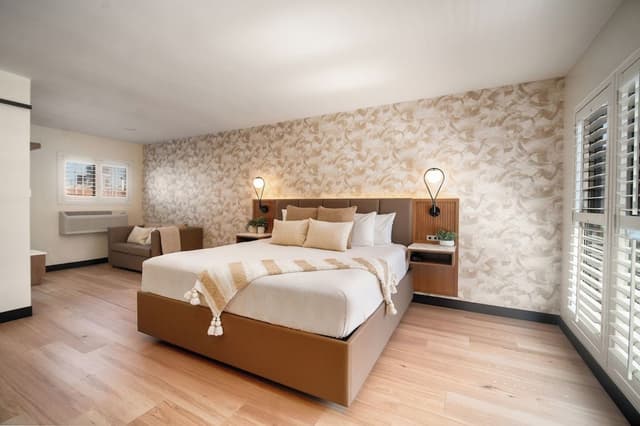 Grand Room, 1 King Bed with Sofa bed, Non Smoking