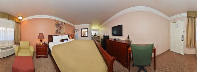 Deluxe Room, 1 King Bed, Non Smoking