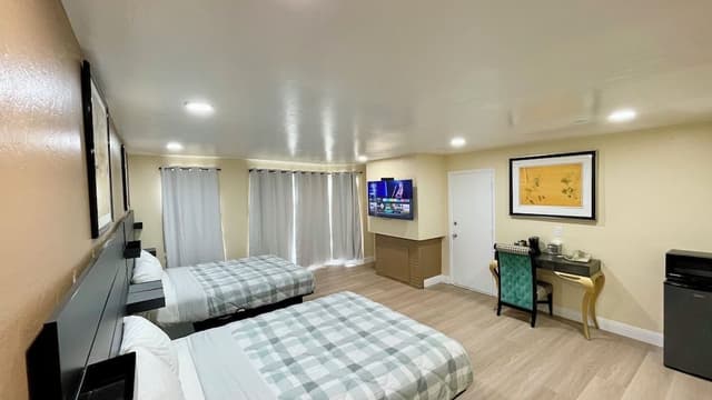 Basic Room, 2 Queen Beds