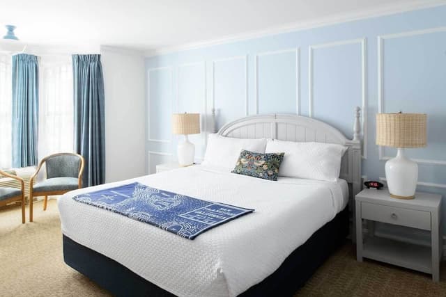 Standard Room, 1 King Bed