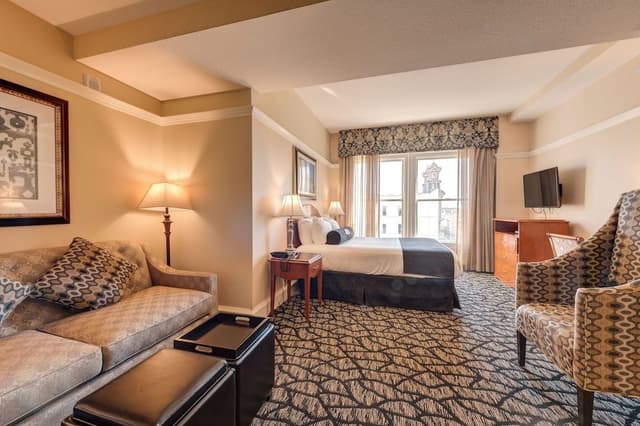 Junior Studio, 1 Queen Bed with Sofa bed, City View