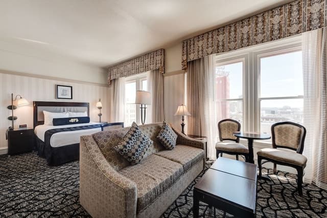 Junior Studio, 1 Queen Bed with Sofa bed, City View