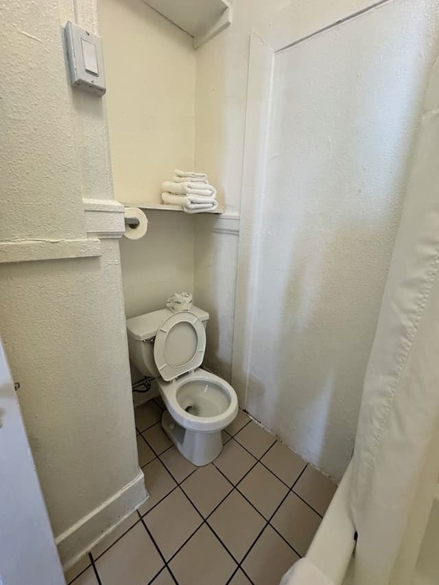 Standard Room, 1 Double Bed, Private Bathroom