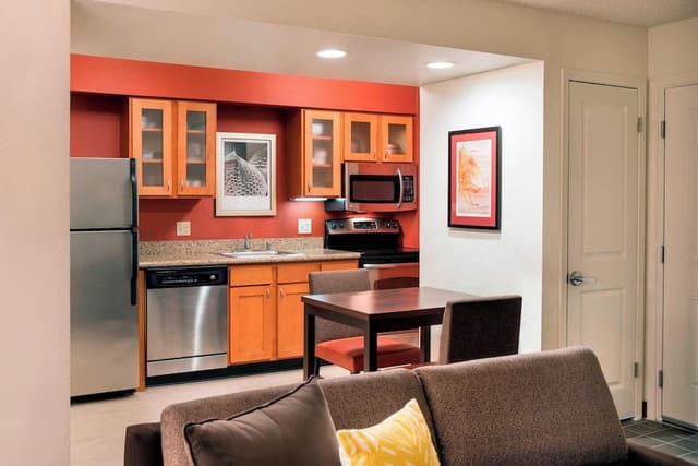 Studio, 1 Queen Bed with Sofa bed (Mobility/Hearing Access, Roll-in Shwr)