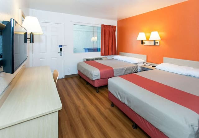 Standard Room, 2 Double Beds, Non Smoking