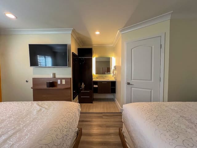 Standard Room, 2 Double Beds, Non Smoking