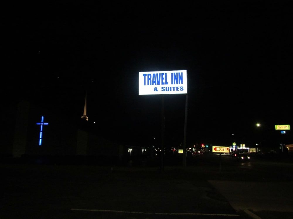 ทราเวล อินน์ แอนด์ สวีทส์ (Travel Inn and Suites)0