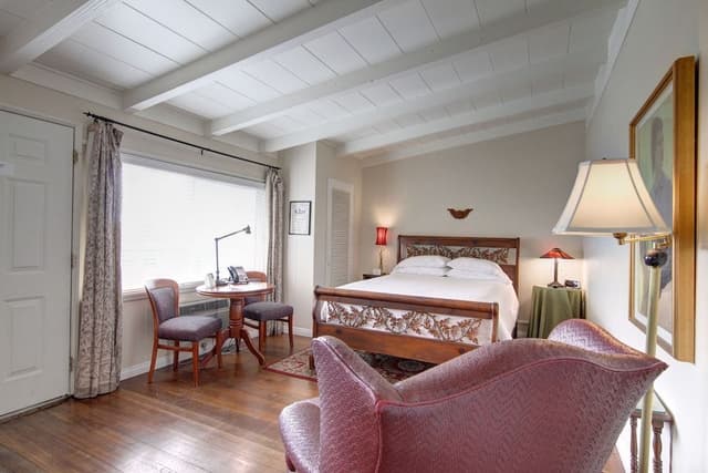 Room, 1 Queen Bed, Kitchenette
