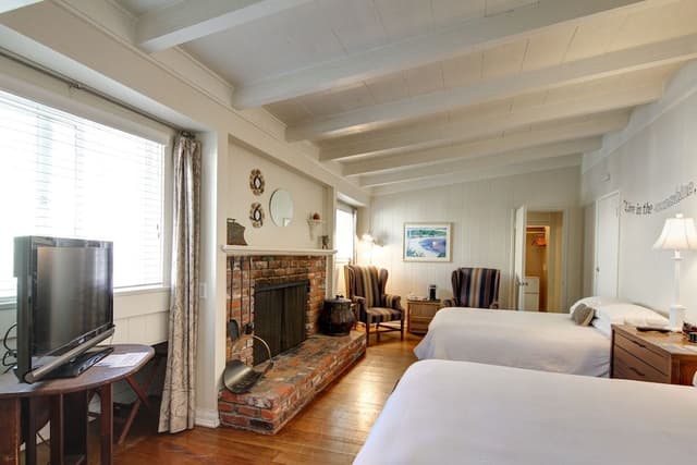 Room (2 Extra Long Full Beds)