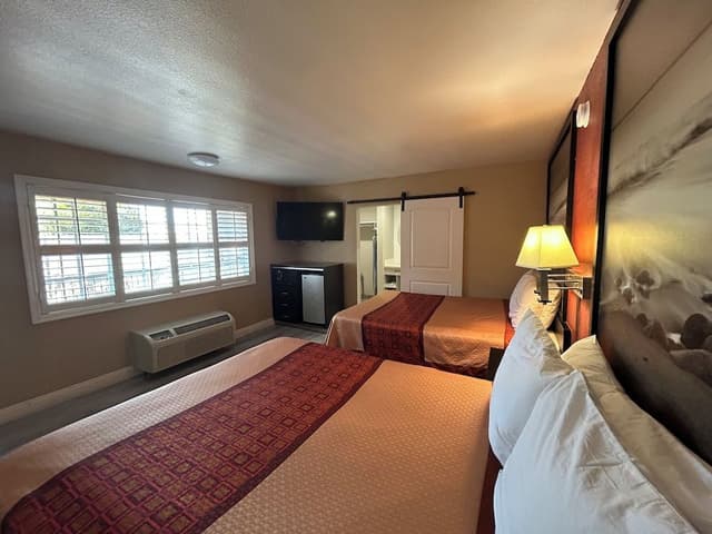 Standard Room, 2 Queen Beds, Accessible, Non Smoking