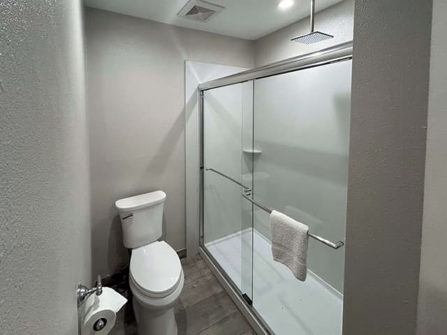Standard Room, 1 Queen Bed, Accessible, Non Smoking