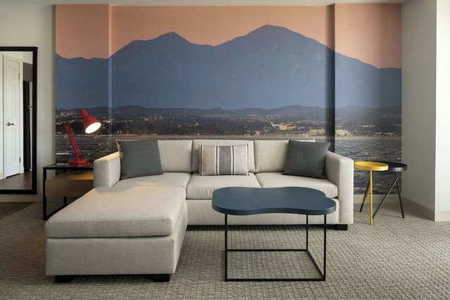 Suite, 2 Bedrooms, Corner