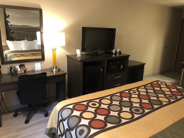 Standard Room, 1 Queen Bed, Accessible, Non Smoking (Mobility/Hearing Impaired)