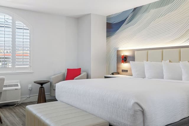 Deluxe Room, 1 King Bed