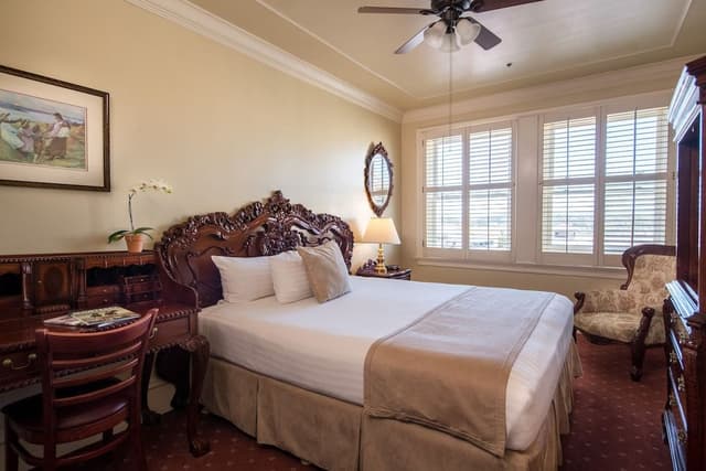 Standard Room, 1 King Bed