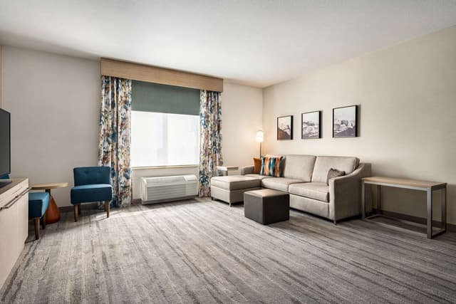 1 KNG 1 BDRM STE MOBILITY ACCESS W/RI SHWR