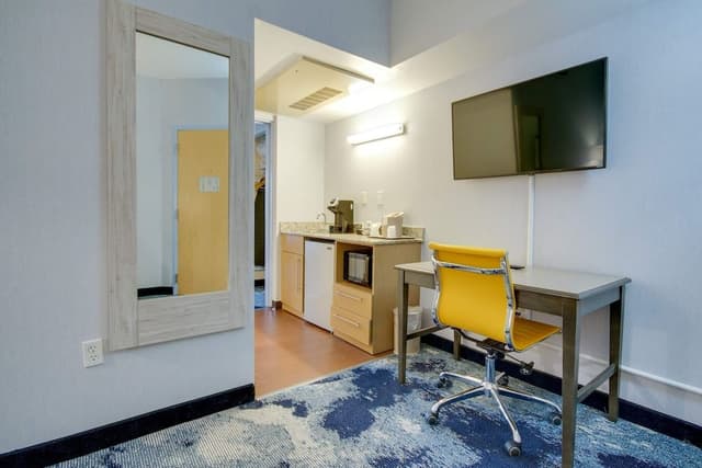 Suite North, King & Sofa Bed, No View, No Balcony
