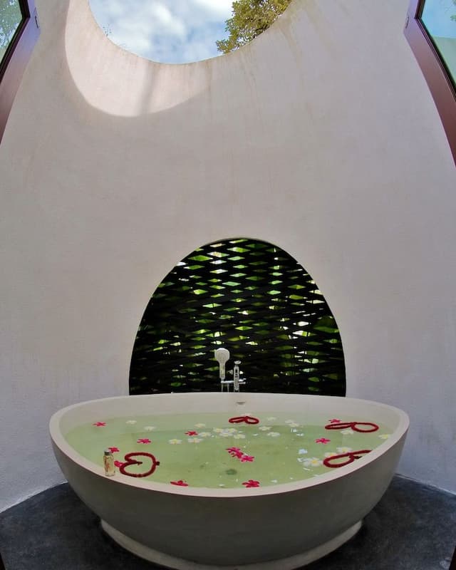 Tropical Pool Villa