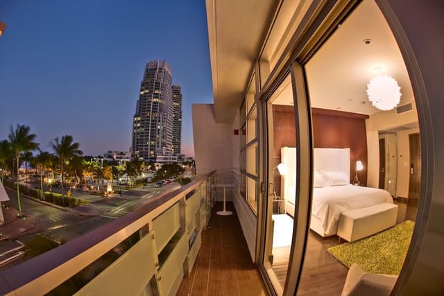 Room, 1 King Bed, Balcony