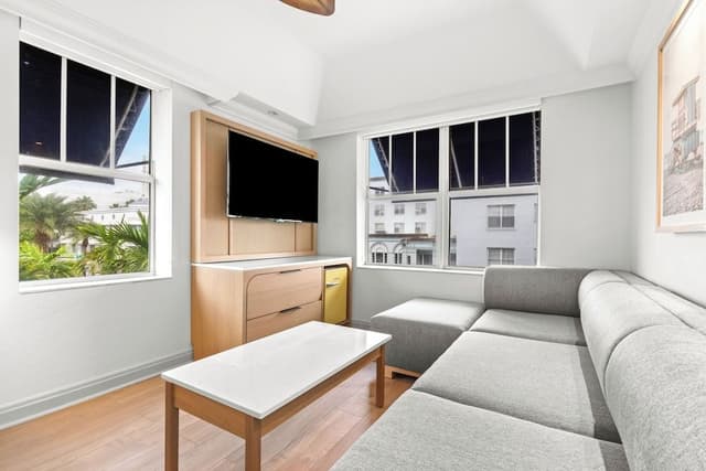 Standard Room, 1 King Bed