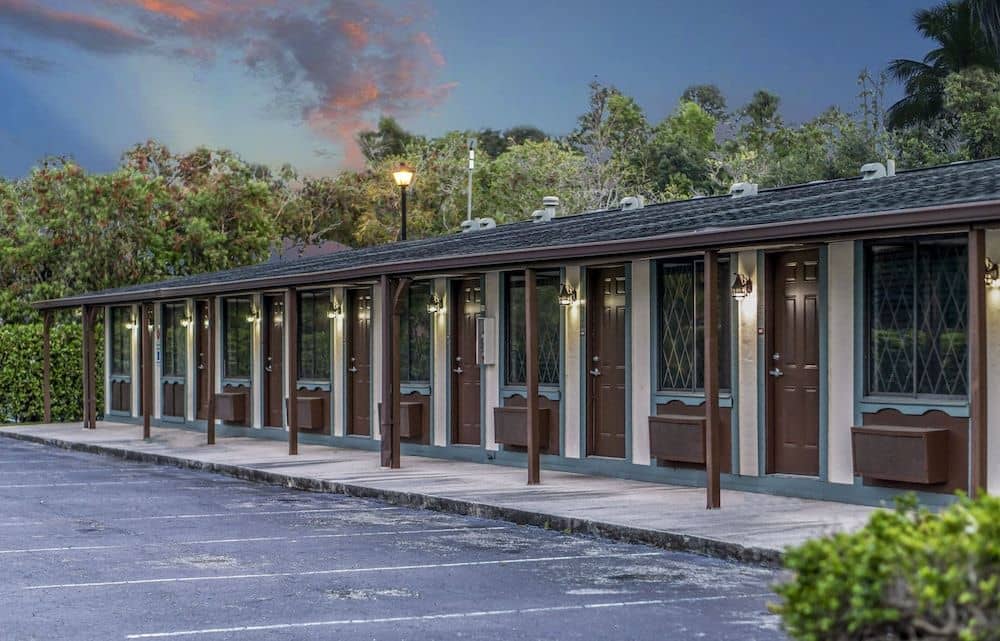 Spinnaker Inn of Naples Spinnaker Inn of Naples