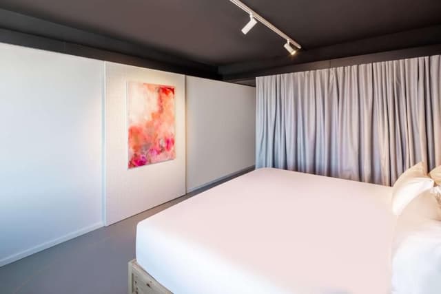 nhow Atelier room