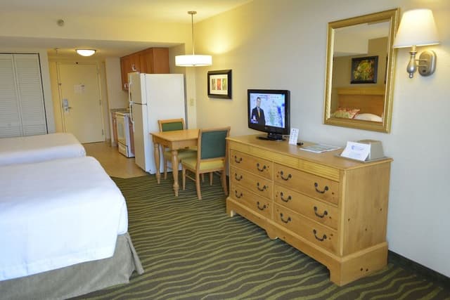 Standard Room, 2 Queen Beds, Kitchen, Partial Ocean View