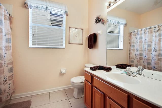 Luxury House, 6 Bedrooms (Pool Home, Sleeps 12)