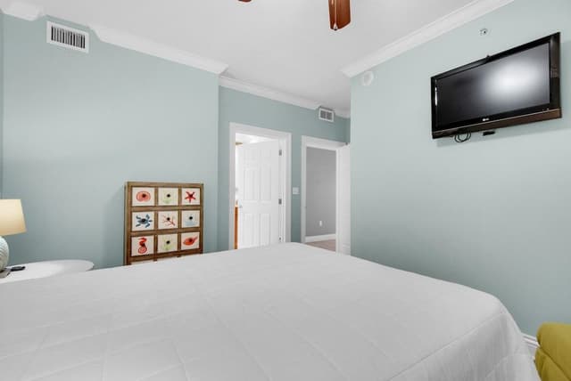 Condo, Multiple Beds (Emerald Grande W728)
