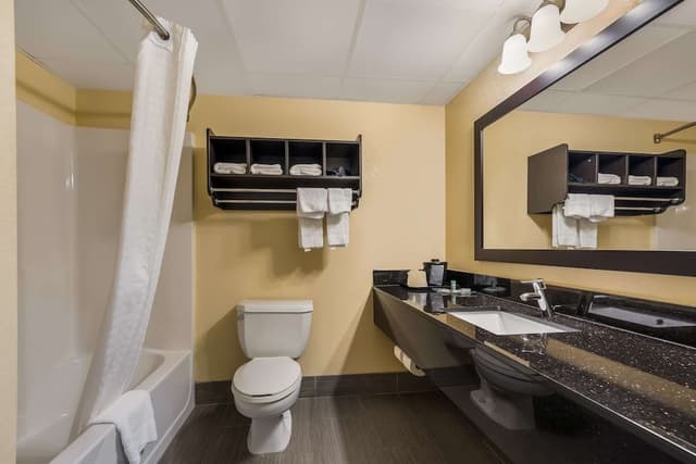 Suite, 2 Queen Beds, Non Smoking, Microwave (with Sofabed)