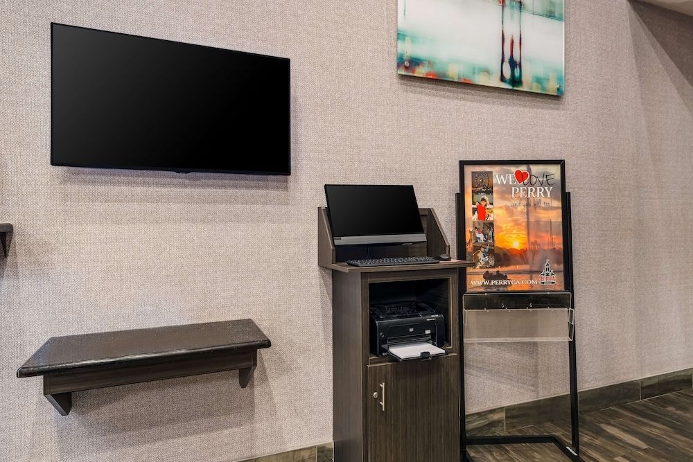 BEST WESTERN BRADBURY INN & SUITES3