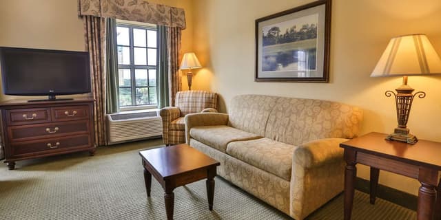 1 KING BED STUDIO SUITE W/ SOFABED NONSMOKING