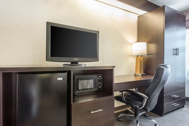 Standard Room, 1 Queen Bed, Accessible, Non Smoking