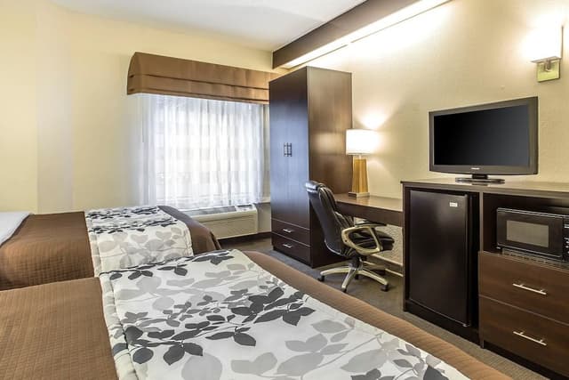 Standard Room, 2 Queen Beds, Non Smoking