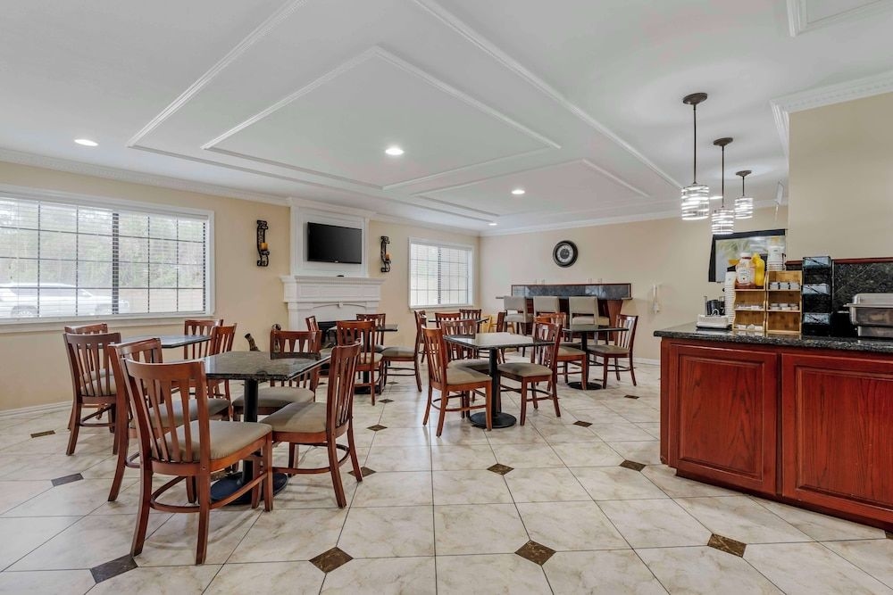 Best Western Pineywoods Inn4