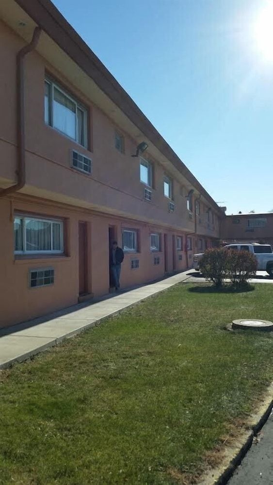 Skylark Motel Chicago Midway Airport3