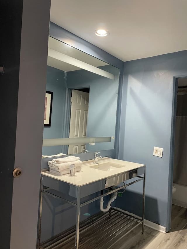 Standard Room, 1 King Bed