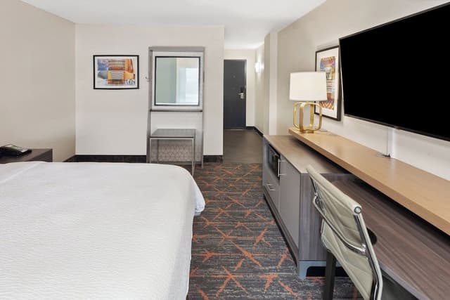 Standard Room, 1 King Bed
