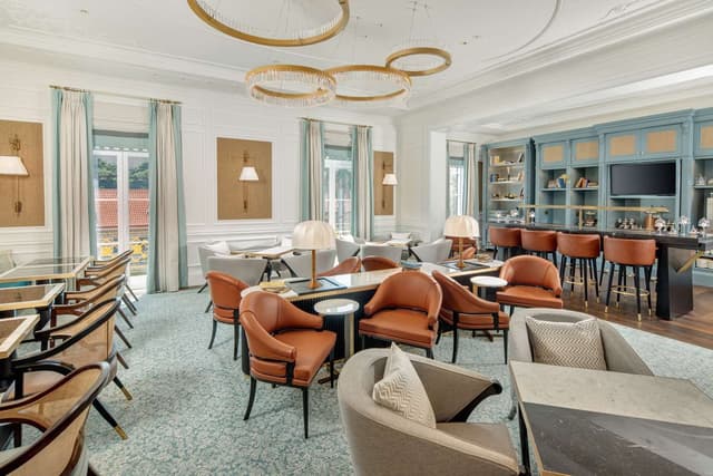 TWIN EXECUTIVE ROOM
