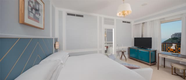 IMPERIAL SUITE