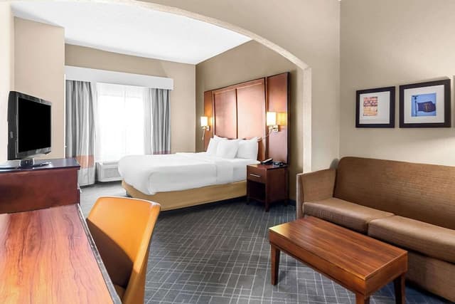 Suite, 1 King Bed, Accessible, Non Smoking