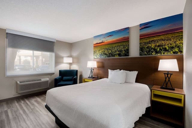 Standard Room, 1 Queen Bed