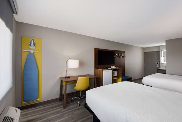 Standard Room, 2 Queen Beds, Non Smoking
