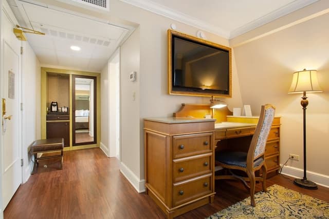 Deluxe Room, 1 King Bed