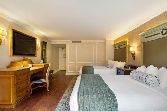 Room, 2 Queen Beds, Balcony, City View