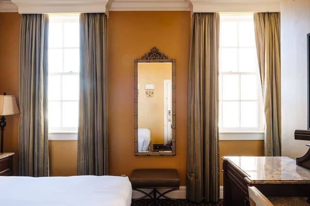 King Room (24/7 Front Desk)