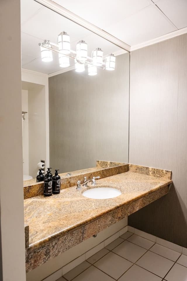 Double Queen Room (24/7 Front Desk)