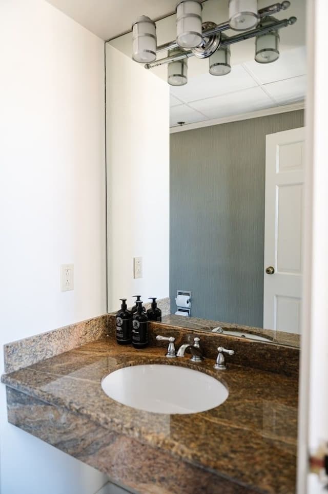 King Room (24/7 Front Desk)